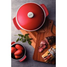 CAZUELA LYON DE ALUMINIO FORJADO CON REVESTIMIENTO INTERNO DE ANTIADHERENTE STARFLON Y EXTERIOR DE SILICONA ROJA CON TAPA DE 30 cm Y 6.8 L